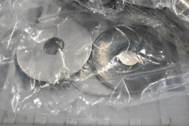 BRAND NEW SCRATCH AND DENT! Lot of 4 Garland / US Range 4526323 Adjustable Caster Pkg For Service (P - 4/Set  HP4526323, - Image 4 of 6