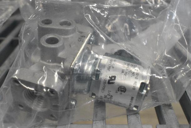 2 BRAND NEW SCRATCH AND DENT! Items Including HPCK14157031 Garland / US Range CK1415703 Hi-Temp Baso Valve Kit and Imperial 36240 Solenoid Valve 1/2 In HP36240. 2 Times Your Bid! - Image 2 of 8