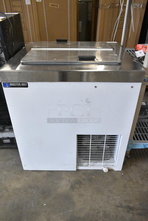 BRAND NEW SCRATCH AND DENT! Master-Bilt DC-4D 31" Flip Lid Ice Cream Dipping Cabinet. 208-230 Volts, 1 Phase. - Image 1 of 7