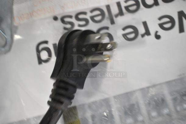 BRAND NEW SCRATCH AND DENT! 2023 Avantco 178GDC12FHCB Metal Commercial Single Door Reach In Cooler Merchandiser w/ Commercial Casters. 115 Volts, 1 Phase. Tested and Working! - Image 7 of 7