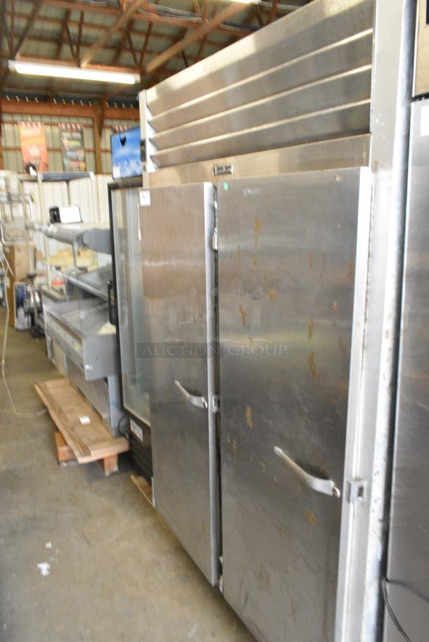 Traulsen G20013 Stainless Steel Commercial 2 Door Reach In Cooler. 115 Volts, 1 Phase. Tested and Powers On But Does Not Get Cold - Image 3 of 8