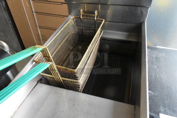Imperial IFS-40 Stainless Steel Commercial Floor Style Natural Gas Powered Deep Fat Fryer w/ 2 Metal Fry Baskets. - Image 4 of 6