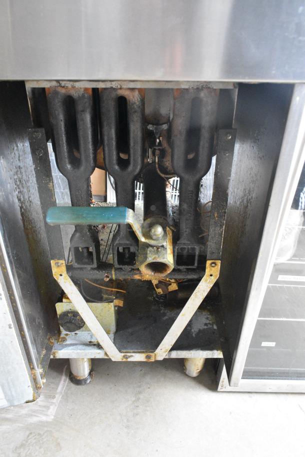 Imperial IFS-40 Stainless Steel Commercial Floor Style Natural Gas Powered Deep Fat Fryer w/ 2 Metal Fry Baskets. - Image 5 of 6