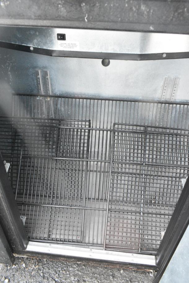 True TBB-24-72 Metal Commercial 3 Door Back Bar Cooler. 115 Volts, 1 Phase. - Image 6 of 9