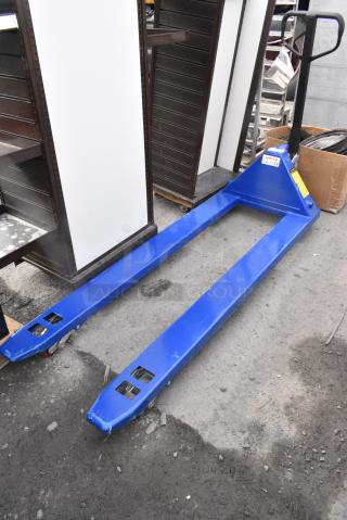 BRAND NEW SCRATCH AND DENT! 481WT50LF685 Lavex 27" x 71" Manual Pallet Jack - 4,400 lb. Capacity