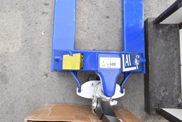 BRAND NEW SCRATCH AND DENT! 481WT50LF685 Lavex 27" x 71" Manual Pallet Jack - 4,400 lb. Capacity - Image 2 of 6
