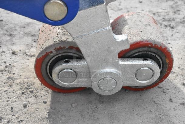 BRAND NEW SCRATCH AND DENT! 481LPT274855 Lavex 27" x 48" Manual Pallet Jack - 5500 lb. Capacity - Image 5 of 8