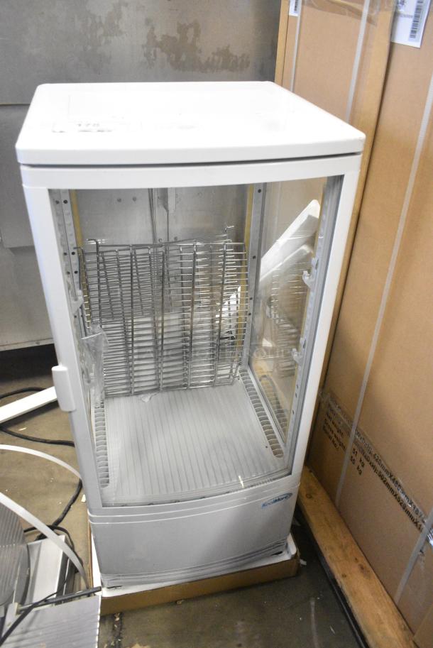 BRAND NEW IN BOX! KoolMore CDCU-3C-WH 17 in. White Countertop Display Refrigerator - 3 Cu Ft. Tested and Working! - Image 5 of 8