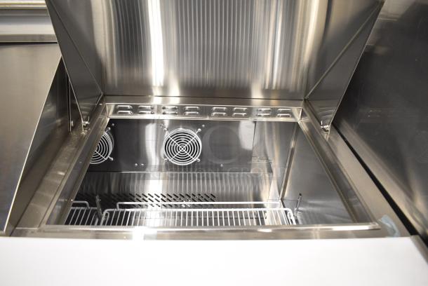 BRAND NEW SCRATCH AND DENT! 2024 Migali C-SP60-24BT-HC Stainless Steel Commercial Sandwich Salad Prep Table Bain Marie Mega Top on Commercial Casters. 115 Volts, 1 Phase. Serial C-SP60-24BT-HCN45T044. Tested and Working! - Image 6 of 10