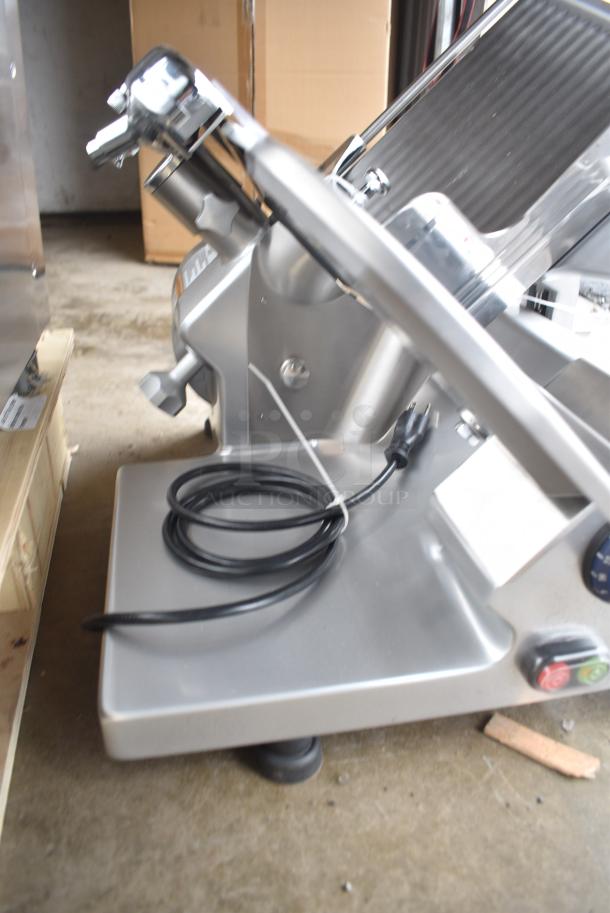 BRAND NEW SCRATCH AND DENT! Globe Chefmate GC 512 Stainless Steel Commercial Countertop 12" Manual Gravity Feed Slicer w/ Blade Sharpener. 115 Volts, 1 Phase. Tested and Working! - Image 6 of 8