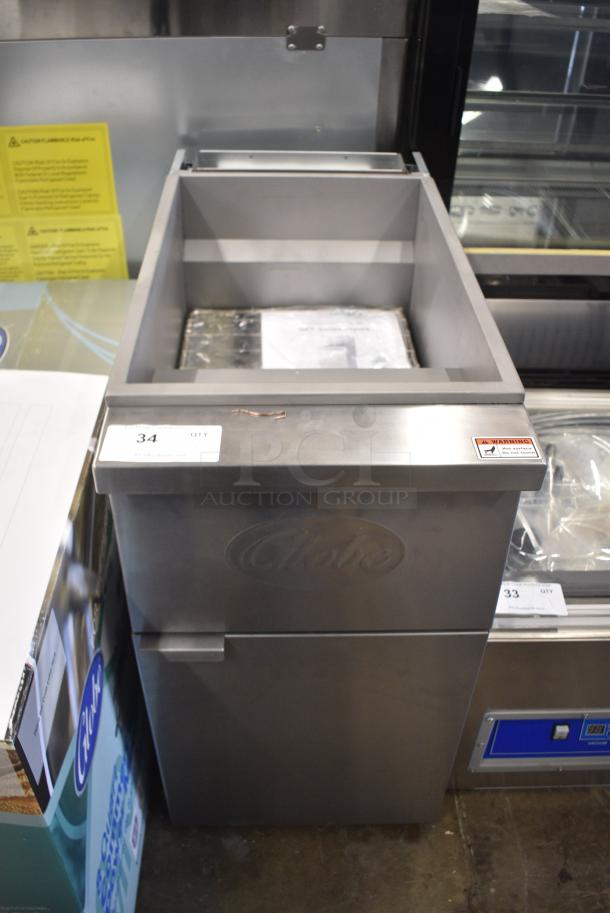 BRAND NEW SCRATCH AND DENT! 2021 Globe GFF50G Stainless Steel Commercial Floor Style Natural Gas Powered Deep Fat Fryer w/ 2 Metal Fry Baskets. 120,000 BTU. - Image 5 of 7