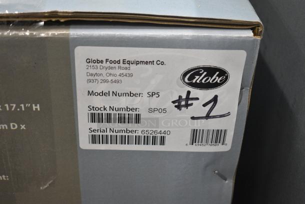 BRAND NEW SCRATCH AND DENT! Globe SP5 5 Quart Planetary Dough Mixer. - Image 3 of 3