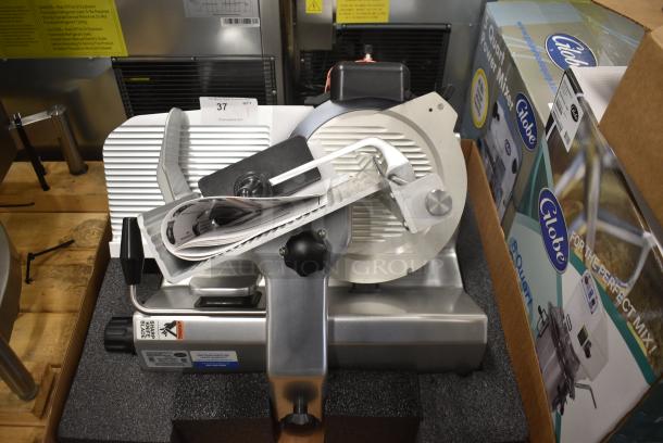 BRAND NEW SCRATCH AND DENT! 2021 Globe SG13-84 Stainless Steel Commercial Countertop Heavy-Duty Advanced Manual Meat Slicer w/ Blade Sharpener. 110 Volts, 1 Phase. Tested and Working! - Image 1 of 8