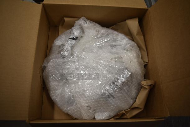 BRAND NEW SCRATCH AND DENT! 2021 Globe SG13-84 Stainless Steel Commercial Countertop Heavy-Duty Advanced Manual Meat Slicer w/ Blade Sharpener. 110 Volts, 1 Phase. Tested and Working! - Image 3 of 8