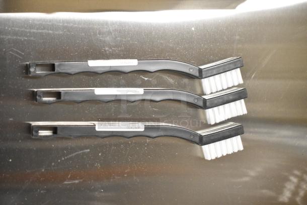 BRAND NEW SCRATCH AND DENT! Case of 6 Boxes of 12 2714067400 Carlisle 4067400 Flo Pac 7" Nylon Utility Brush with Polypropylene Handle - Image 1 of 4