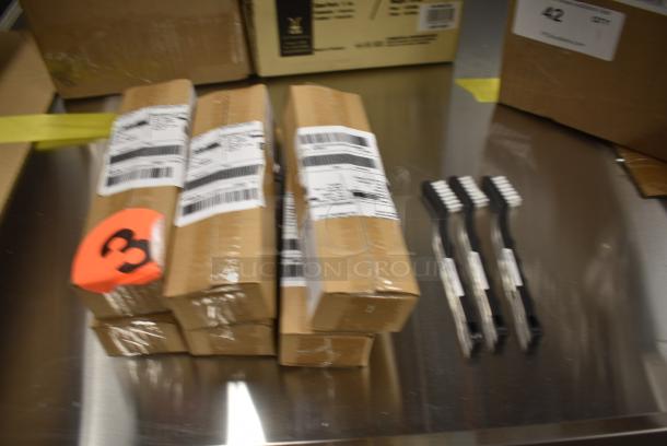 BRAND NEW SCRATCH AND DENT! Case of 6 Boxes of 12 2714067400 Carlisle 4067400 Flo Pac 7" Nylon Utility Brush with Polypropylene Handle - Image 3 of 4