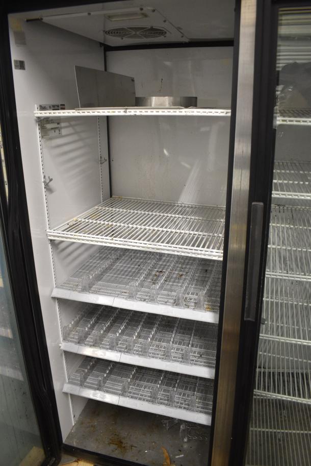 True GDM-52TM-RL-LD Metal Commercial 2 Door Reach in Cooler Merchandiser w/ Poly Coated Racks. 115 Volts, 1 Phase. Tested and Working! - Image 2 of 5