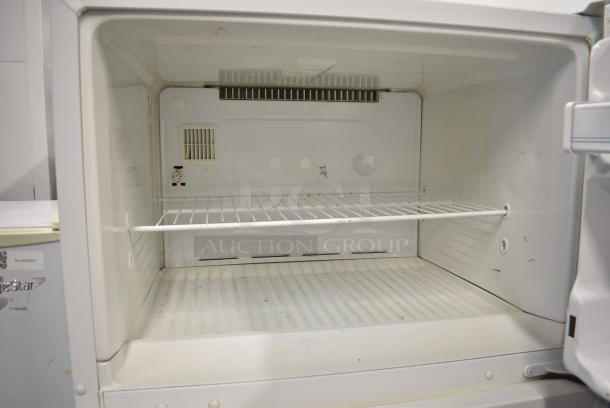 General Electric GE TBX18GADBRWW Cooler w/ Freezer. 115 Volts, 1 Phase. Tested and Working! - Image 2 of 7