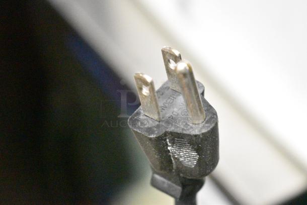 EdgeStar CMF151L Mini Freezer. 115 Volts, 1 Phase. Tested and Working! - Image 4 of 5