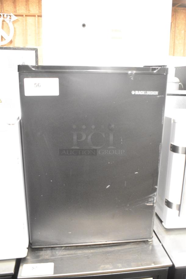 Black & Decker BCF27B Mini Cooler. 115 Volts, 1 Phase. Tested and Working! - Image 2 of 6