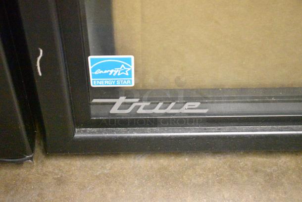 BRAND NEW SCRATCH AND DENT! 2024 True GDM-06-34-HC Metal Mini Cooler Merchandiser. 115 Volts, 1 Phase. Tested and Working! - Image 2 of 4
