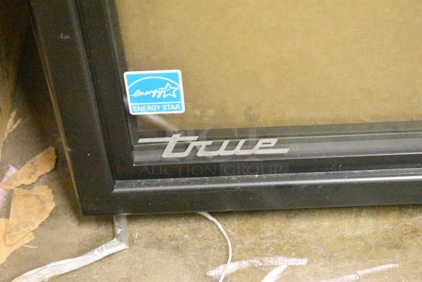 BRAND NEW SCRATCH AND DENT! 2024 True GDM-06-34-HC Metal Mini Cooler Merchandiser. 115 Volts, 1 Phase. Tested and Working! - Image 2 of 4