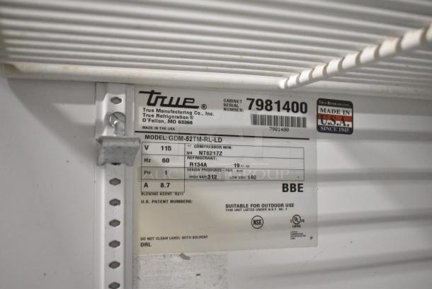 True GDM-52TM-RL-LD Metal Commercial 2 Door Reach in Cooler Merchandiser w/ Poly Coated Racks. 115 Volts, 1 Phase. Tested and Working! - Image 4 of 4
