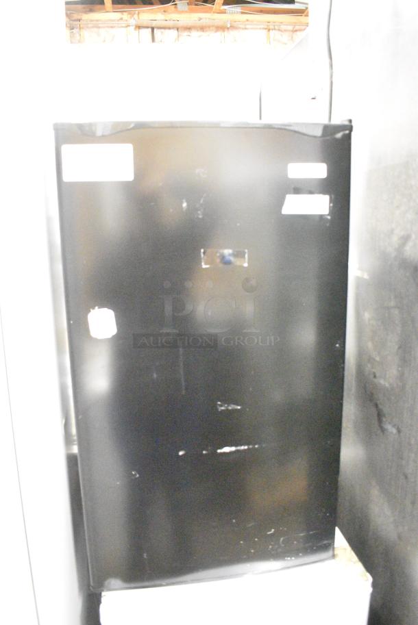 Igloo IRF32BK Mini Cooler. 115 Volts, 1 Phase. Tested and Working! - Image 2 of 7