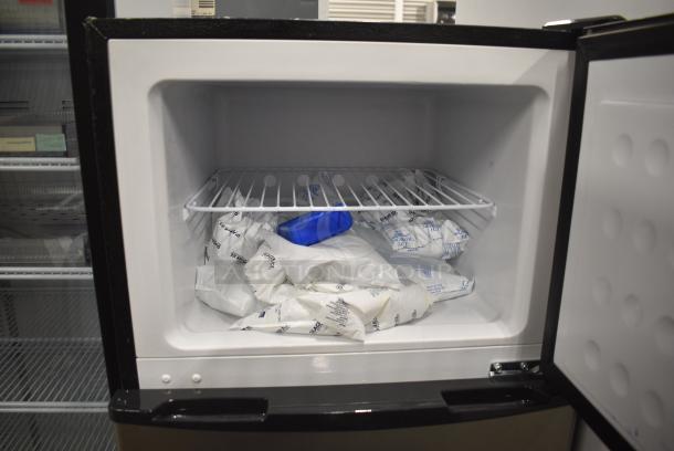 Thomson TFR725 Single Door Reach In Cooler w/ Freezer. 115 Volts, 1 Phase. Tested and Working! - Image 3 of 7