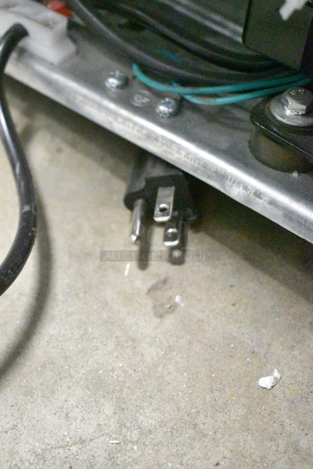 Thomson TFR725 Single Door Reach In Cooler w/ Freezer. 115 Volts, 1 Phase. Tested and Working! - Image 6 of 7
