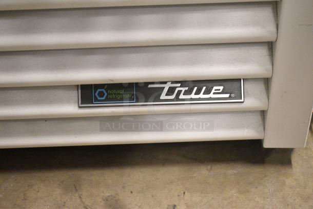 2021 True TSCI-600R-G-PH Metal Commercial Single Door Reach in Cooler Merchandiser. 115 Volts, 1 Phase. Tested and Working! - Image 2 of 5