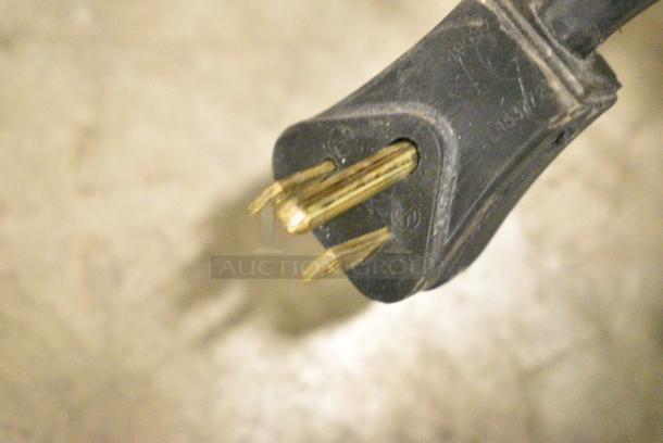 2019 Habco SE18 Metal Commercial Single Door Reach In Cooler Merchandiser w/ Poly Coated Racks. 115 Volts, 1 Phase. Tested and Working! - Image 5 of 6