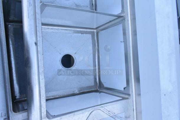 BRAND NEW SCRATCH AND DENT! Steelton 522CS31818LR 90" 18-Gauge Stainless Steel Three Compartment Commercial Sink with 2 Drainboards - 18" x 18" x 12" Bowls. No Legs. - Image 4 of 8