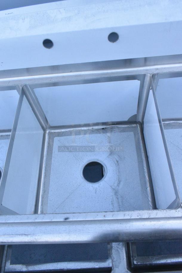 BRAND NEW SCRATCH AND DENT! Steelton 522CS31818LR 90" 18-Gauge Stainless Steel Three Compartment Commercial Sink with 2 Drainboards - 18" x 18" x 12" Bowls. No Legs. - Image 5 of 8
