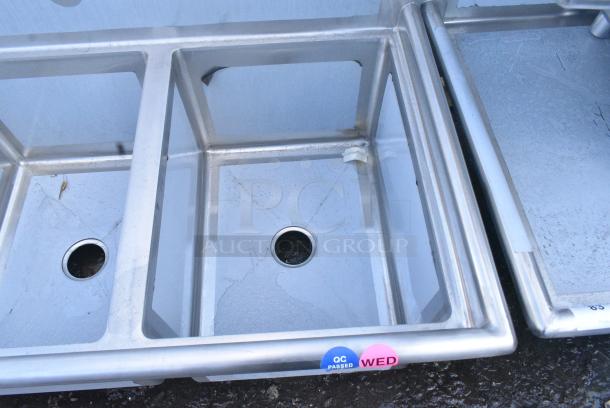 BRAND NEW SCRATCH AND DENT! Regency 600S3182424L 84 1/2" 16-Gauge Stainless Steel Three Compartment Commercial Sink with Cross Bracing and 1 Drainboard - 18" x 24" x 14" Bowls - Left Drainboard. No Legs. - Image 3 of 7