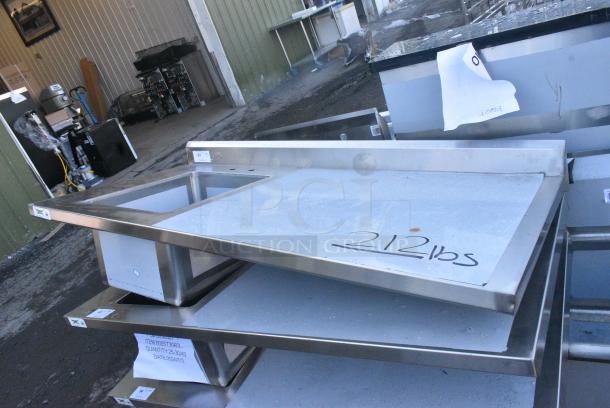 BRAND NEW SCRATCH AND DENT! Regency 600ST3060L Stainless Steel Counter w/ Single Bay Sink. Bay 16.5x16.5x11.5. No Legs. - Image 2 of 6