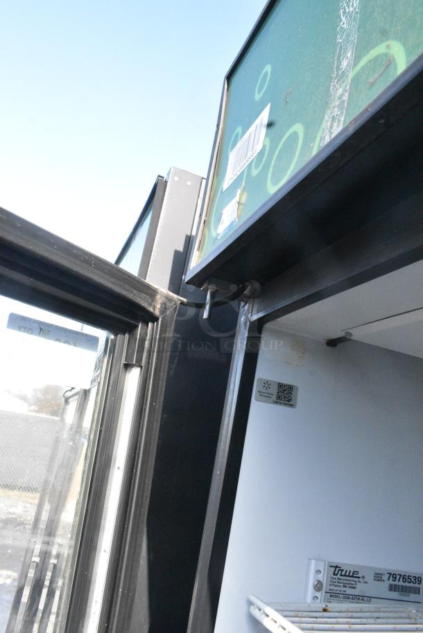 True GDM-52TM-RL-LD Metal Commercial 2 Door Reach In Cooler Merchandiser w/ Poly Coated Racks. 115 Volts, 1 Phase. - Image 3 of 5