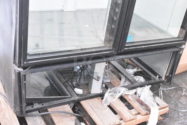 True GDM-43-LD Metal Commercial 2 Door Reach In Cooler Merchandiser w/ Poly Coated Racks. 115 Volts, 1 Phase. - Image 2 of 6