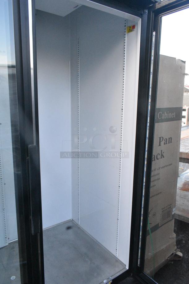 True GDM-43-LD Metal Commercial 2 Door Reach In Cooler Merchandiser w/ Poly Coated Racks. 115 Volts, 1 Phase. - Image 4 of 6