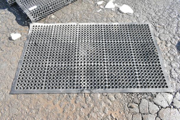 4 Black Anti Fatigue Floor Mat. 4 Times Your Bid! - Image 1 of 3