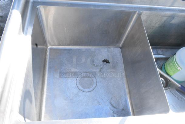 Stainless Steel 3 Bay Sink w/ Right Side Drain Boards w/ Faucet, Handles and Spray Nozzle Attachment. - Image 3 of 8