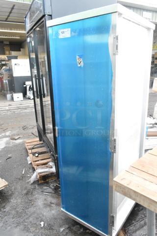 BRAND NEW SCRATCH AND DENT! Regency 600AEC1840 40 Pan End Load Enclosed Bun / Sheet Pan Rack