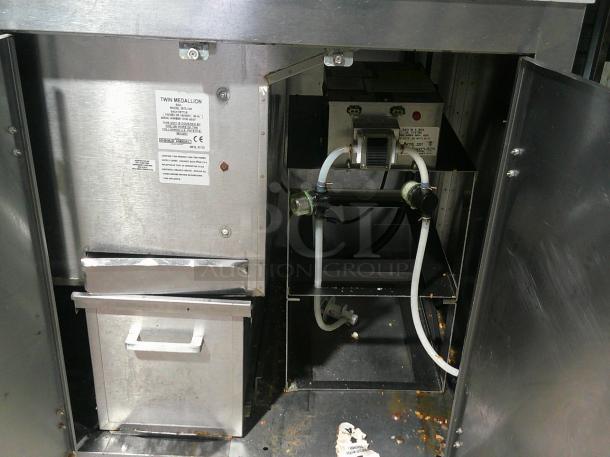 WOW BEAUTIFUL CONDITION Twin Medallion 2973-00-111 52-OZ. Commercial Popcorn Popper Machine! Double Kettle Movie Theater Popcorn Machine On Casters! With LED Popcorn Sign! WORKING WHEN REMOVED! - Image 10 of 13