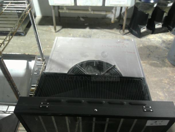 NICE! FBD 564 Four Flavor Commercial Carbonated Slushy Frozen Drink Machine! Huge Backlight Flavor Sign! - Image 3 of 5