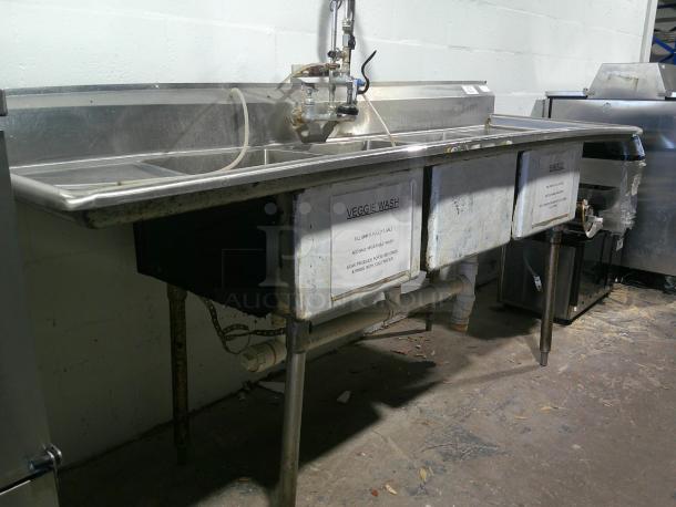NICE Stainless Steel Large Three Bay Sink! With Faucet & Spray Nozzle! - Image 2 of 3