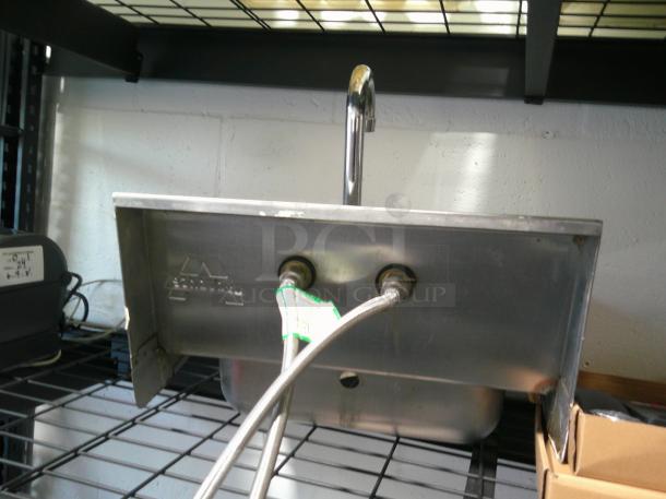 NICE Hand Washing Sink! With Faucet & Hoses! - Image 2 of 2