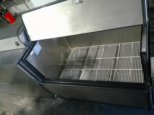 NICE WORKING True TMC-49-S-SS 49 1/4" One Sided Deep Reach In Cooler with Stainless Steel Exterior and Interior - Image 2 of 6