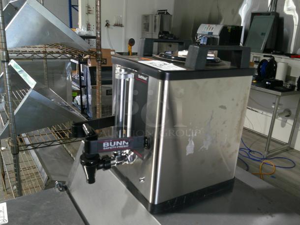 LIKE NEW Bunn Beverage Server - 1Gal(3.8L) SH-S Server, Stainless Steel - Image 2 of 5