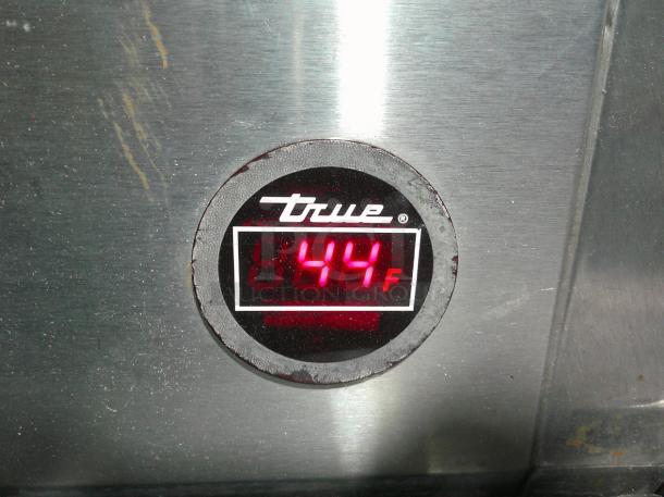 NICE TESTED True TMC-58-S-DS-HC Deep Reach-In Cooler w/ Top & Side Access - 115v - Image 5 of 7