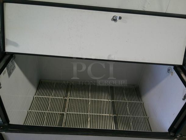 TESTED WORKING True TMC-49-S-HC 49 1/4" One Sided Reach-In Deep Cooler with Stainless Steel Exterior and Aluminum Interior - Image 2 of 4